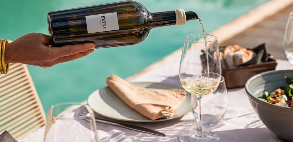 Vin blanc et repas d’été : nos meilleurs accords pour des repas frais et légers