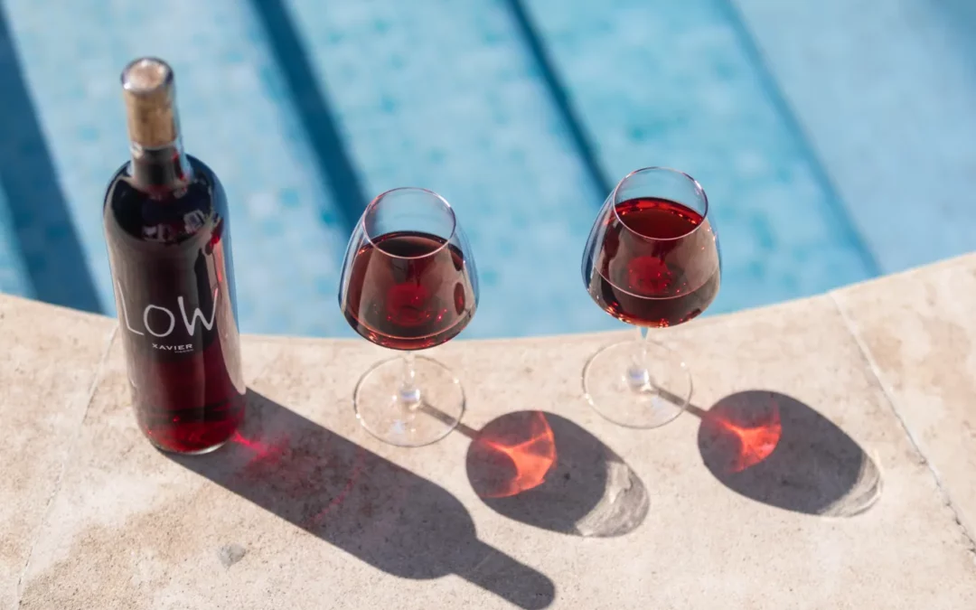 LOW, le rouge léger qui bouscule les codes de l’été